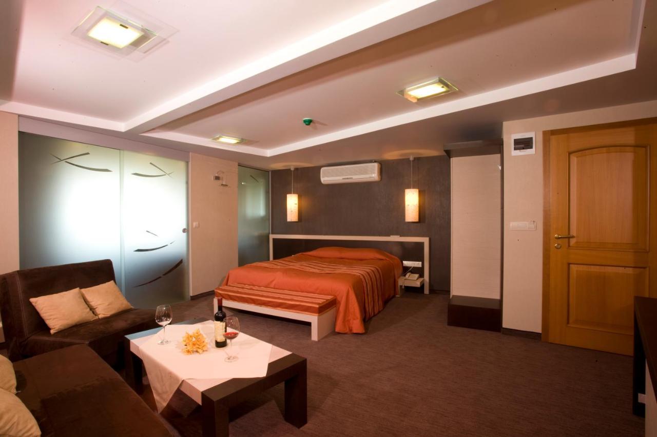 Edi Hotel Sofie Exteriér fotografie
